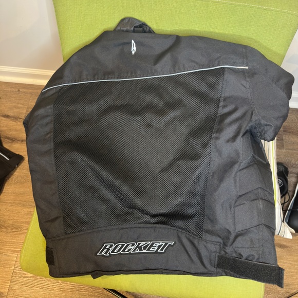 Joe Rocket Motorcycle jacket Qty - (2) Like new size small and medium - Picture 4 of 8